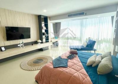 Spacious, 2 bedroom, 2 bathroom unit available in Gardenia Condominium in foreign name.