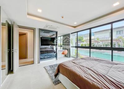 Large, 3 bedroom, 2 bathroom, direct pool access condo for sale near Jomtien 2nd Road.