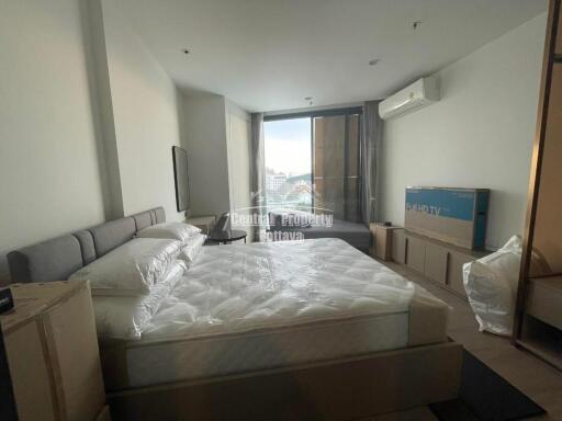 Contemporary, 1 bedroom, 1 bathroom for sale at The Edge, central Pattaya.