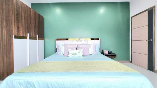 Spacious, 4 bedroom, 5 bathroom private pool villa for sale in Na Jomtien.