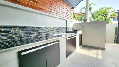 Spacious, 4 bedroom, 5 bathroom private pool villa for sale in Na Jomtien.