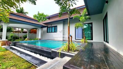 Spacious, 4 bedroom, 5 bathroom private pool villa for sale in Na Jomtien.