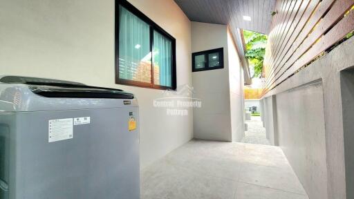 Spacious, 4 bedroom, 5 bathroom private pool villa for sale in Na Jomtien.