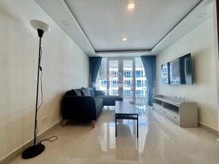 Stunning 2 bedroom, 1 bathroom condo with pool view, in Grand Avenue available for rent.