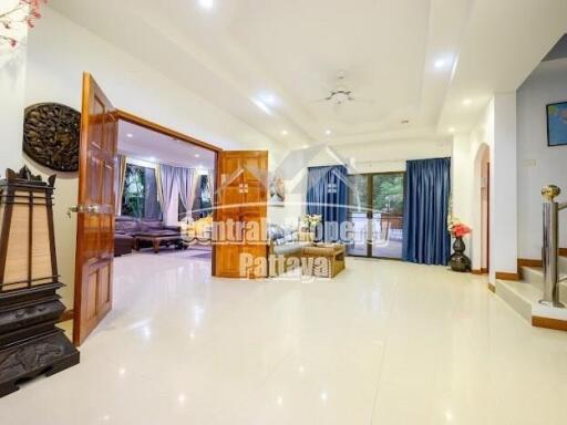 Exclusive Listing! Spectacular 6 bedroom, 6 bathroom private pool villa for sale in Jomtien.