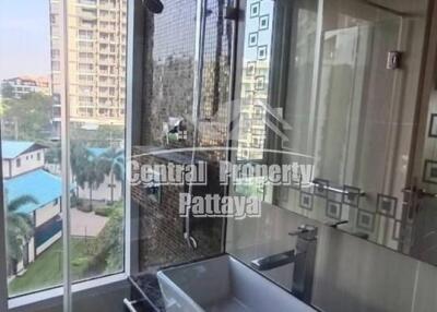 Spacious, 1 bedroom, 1 bathroom, condo for sale in The Palm, Wongamat beach for sale in Foreign quota.