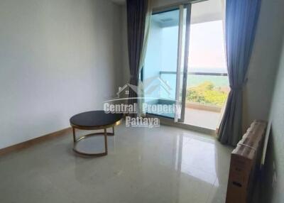 Spacious, 1 bedroom, 1 bathroom, condo for sale in The Palm, Wongamat beach for sale in Foreign quota.