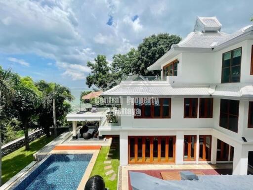 Spectacular 5 bedroom, 7 bathroom luxury mansion for sale on Wongamat beach.