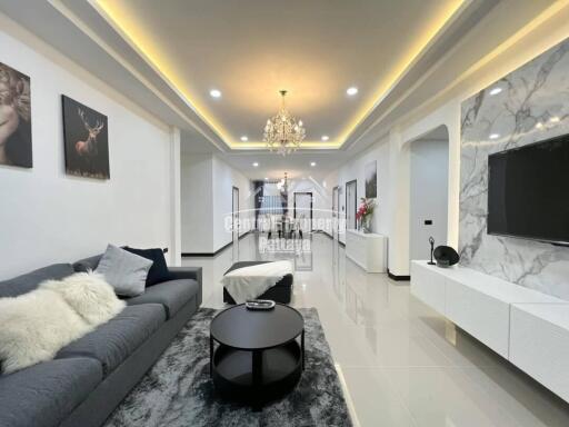 Spacious, 4 bed, 4 bath house for sale in East Pattaya.