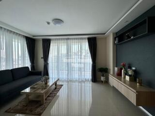 Spacious, 1 bedroom, 1 bathroom condo for sale in Pratumnak.