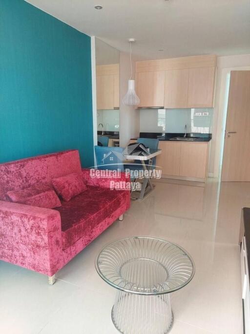 Bright, 1 bedroom, 1 bathroom condo in Grande Caribbean for sale in foreign name.