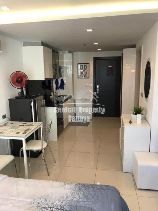 Superb 1 bed, 1 bath in Wongamat tower for sale in foreign ownership.