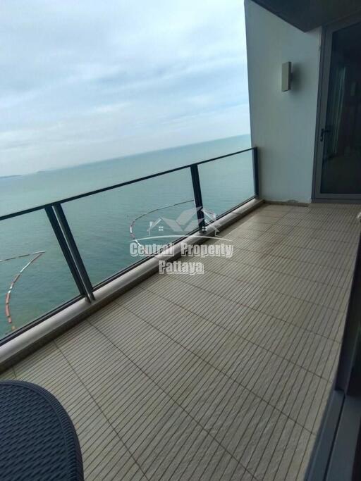 Spacious 2 bed, 2 bath condo in Northpoint tower, Wongamat beach for sale.