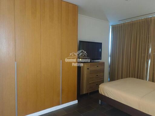 Spacious 2 bed, 2 bath condo in Northpoint tower, Wongamat beach for sale.