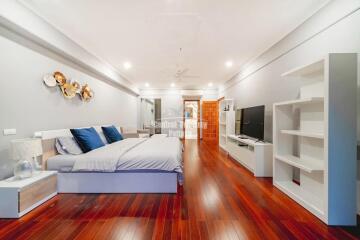 Exceptional 2 bed, 2 bath corner unit  with private beach access in View Talay 3A, Jomtien for rent.