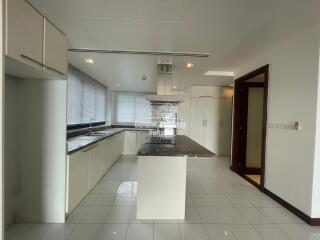 Beautiful, 3 bed 2 bath duplex condo in View Talay Sands Na Jomtien