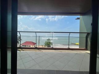 Beautiful, 3 bed 2 bath duplex condo in View Talay Sands Na Jomtien