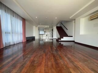 Beautiful, 3 bed 2 bath duplex condo in View Talay Sands Na Jomtien