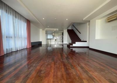 Beautiful, 3 bed 2 bath duplex condo in View Talay Sands, Na Jomtien