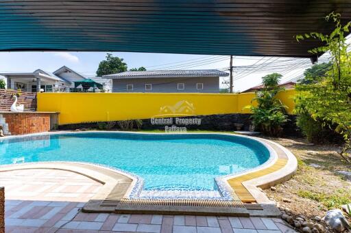 Detached house with private swimming pool for sale in central Jomtien