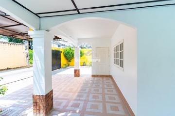 Detached house with private swimming pool for sale in central Jomtien