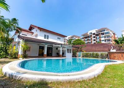 Detached house with private swimming pool for sale in central Jomtien