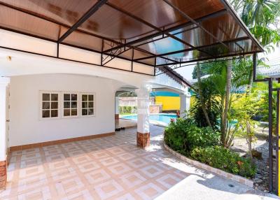 Detached house with private swimming pool for sale in central Jomtien