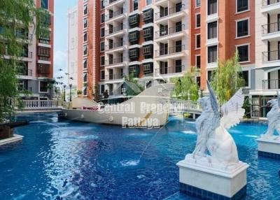 2 bedroom, 2 bathroom condo in Espana Jomtien for sale.