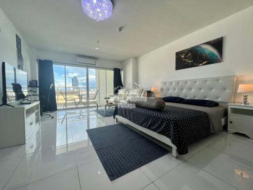 A large studio partial sea view with fully furnished for sale at the best location in Pattaya.