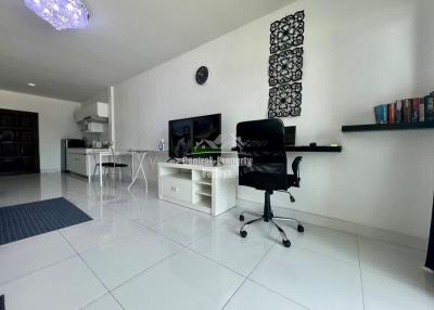 A large studio partial sea view with fully furnished for sale at the best location in Pattaya.