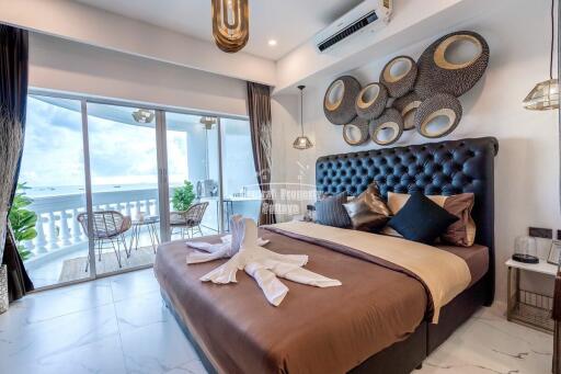 Luxurious designer condo with uninterrupted sea views in Beachfront Project Park Beach Wongamat