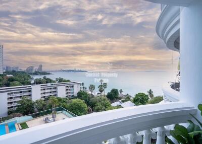 Luxurious designer condo with uninterrupted sea views in Beachfront Project Park Beach Wongamat