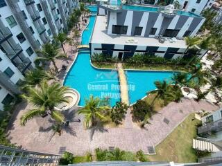 Beautiful 2 bedrooms pool view with Corner unit for rent in Thappaya Road.