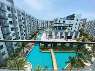 Beautiful 2 bedrooms pool view with Corner unit for rent in Thappaya Road.