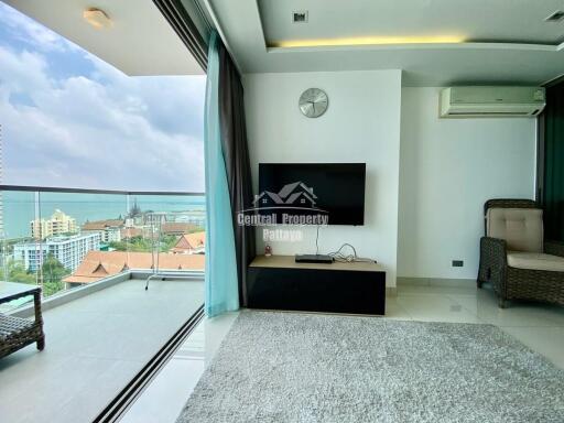 An amazing one bedroom sea view condo in Wongamat beach for sale.