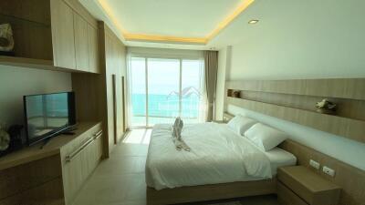 The private oceanfront 1 bedroom for rent in North pattaya.