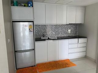 1 bedroom Pool view corner unit for sale in South Pattaya near walking street.