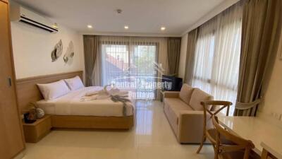 A studio condo for rent in Pratumnak Hill.