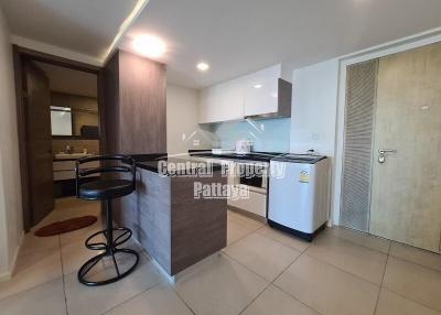 A large one Bedroom side Seaview Condo for sale in Na jomtien.