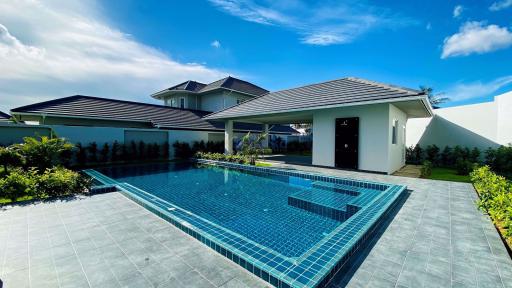 4 Bedrooms House in Green Field Executive Homes East Pattaya H008583