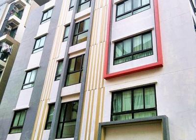 Apartment building for sale in Chatuchak