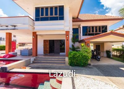 3 bed pool Villa in Resort close to City center