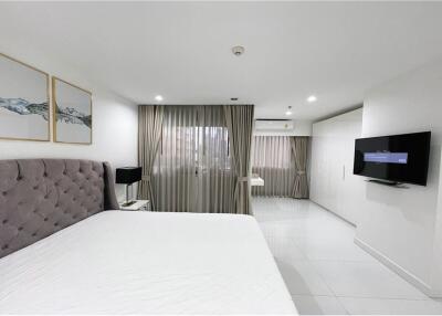 ### Elegant Condo in Central Bangkok for Sale!