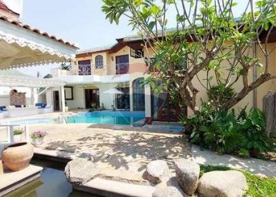 Stunning 5-Bedroom Italian-Style Pool Villa - 920471009-105
