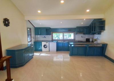 4-bedroom house with private pool for sale in Hua Hin