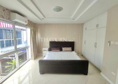 บ้าน ขาย 3 ห้องนอน 135 ตร.ม. ที่ดิน 128 m² ใน  The Meadows, Pattaya