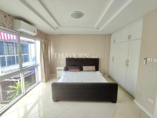 House For sale 3 bedroom 135 m² with land 128 m² in The Meadows, Pattaya