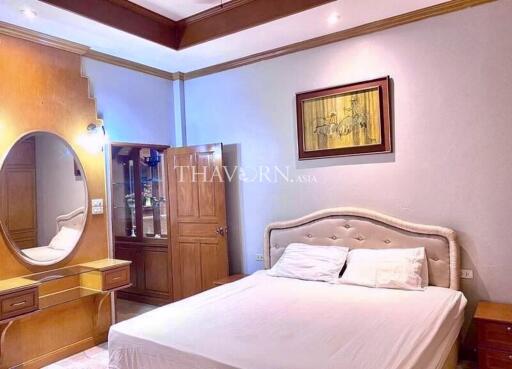 บ้าน ขาย 4 ห้องนอน 450 ตร.ม. ที่ดิน 528 m² ใน  Supanuch Villa, Pattaya