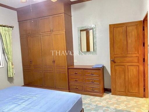 House For sale 4 bedroom 450 m² with land 528 m² in Supanuch Villa, Pattaya