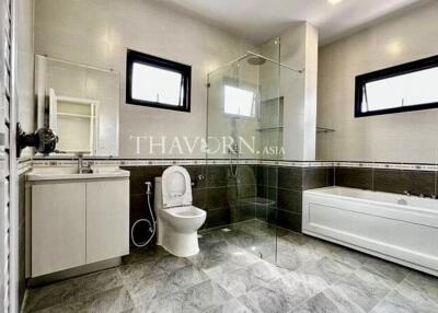 บ้าน ขาย 3 ห้องนอน 180 ตร.ม. ที่ดิน 280 m² ใน  The Lake Huai Yai, Pattaya